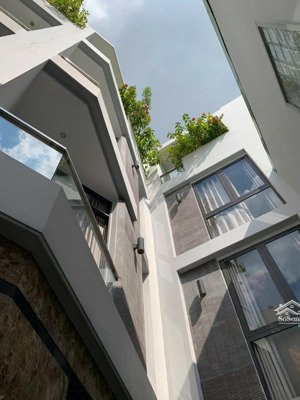 cho thuê chdv 2pn có bancol sát phú nhuận,q1, gần chợ bà chiểu ở dc 2-3 người thoải mái