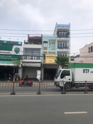 cần bán nhà mặt tiền đường tô ký đoạn ngay ngã ba bầu thới tam thôn hóc môn