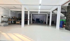 cho thuê 1200m2 nhà xưởng kiên cố - thị trấn hm