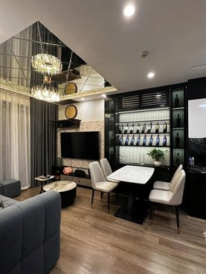 chính chủ bán gấp căn hộ 2pn + 64m2 giá chỉ 5.25 tỷ phân khu gs - vinhomes smart city .