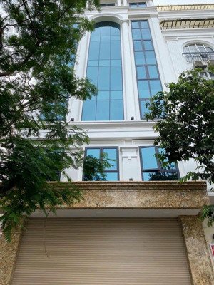 cho thuê nhà nguyễn chánh, dt 85m2, 6 tầng, mt 6m, thông sàn, thang máy, nhà mới