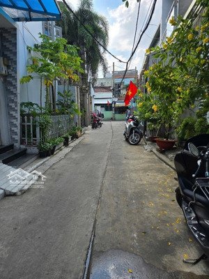 siêu hot đầu tư - nhà đường thạch lam - tân phú (6m x 16m) giá tầm 80tr/m2