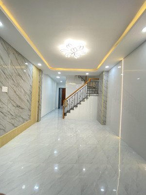 nhà mới 3pn gần chợ rạch ông p.2q8, dt 3,5x11 shr giá chỉ 4tỷ980 tl.