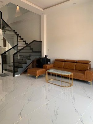 cần tiền bán gấp nhà gần trung tâm tp bến cát, sổ riêng giá 1ty850