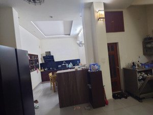 bán nhà 2 tầng 72m2 nhà gần chợ