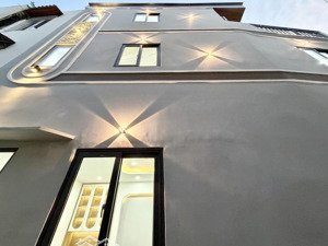 chủ giảm 400tr bán nhà hoà hưng, q10. giá 6tỷ6. dt 49m2. hẻm xe hơi