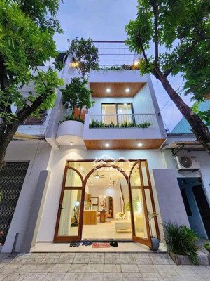 nhà 2 tầng sài gòn sổ riêng sổ hoàn công