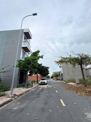 đất siêu đẹp an phú thuận an 70m² giá 1 tỷ 250, mặt tiền đường đt743, vị trí tiềm năng. sổ sẵn.