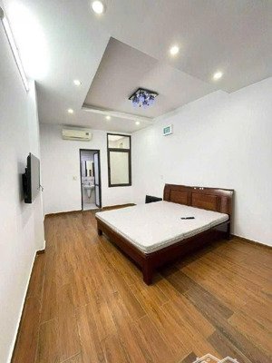 bán nhà dân xây 4 tầng phố thái thịnh - 53m - mặt tiền 4m - 3 bước chân ra phố - giá 12 tỷ liên hệ