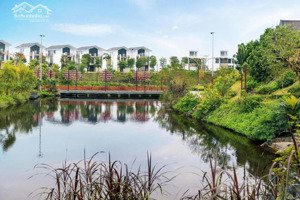 căn góc lưng tựa núi , mặt hướng thủy, view trực diện hồ, nở nậu đẹp, vào tiền 2,3 tỷ htls 0%