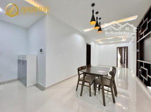 cho thuê căn hộ 2pn /2wc. full nội thất - ban công lớn, dt 100m2 ngay nhà thờ chí hoà - cmt8