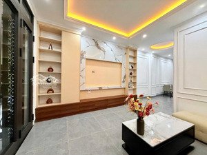 siêu phẩm vương thừa vũ - 44m2 x 4m - thang máy - thoáng sáng - phân khúc hiếm - nở hậu