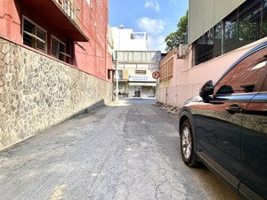 bán nhà ngã tư phú nhuận 16 chỗ cất nhà 3 tầng sát mặt tiền chỉ 10,78 tỷ còn tl