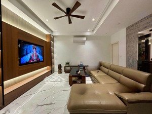 phố triệu việt vương 50m2 6 tầng mt 7,5m thang máy vài bước ra mặt phố