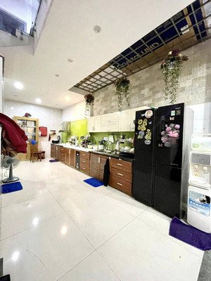 bán nhà 2 tầng mặt tiền nguyễn xí, gần lý thái tông, dt 125m2 giá 8.5 tỷ thương lượng