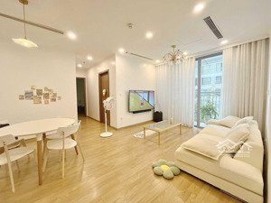 cần bán rất gấp căn hộ 3pn golden park tower 115m2 ban công đb view công viên cầu giấy giá rất rẻ