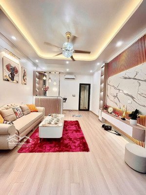 bán nhà riêng tại minh khai, hai bà trưng, 9 tỷ, 34 m2, 3pn, 4wc, 5 tầng. 30m ra phố, ô tô tránh.