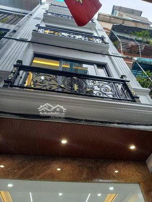 nhà trường chinh - lô góc ô tô - kinh đống tiền rộng