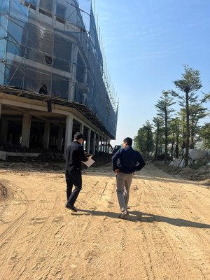 cắt lỗ 2,7 tỷ. chính chủ bán căn liền kề 4 tầng noble tây thăng long, view bể bơi khu công viên