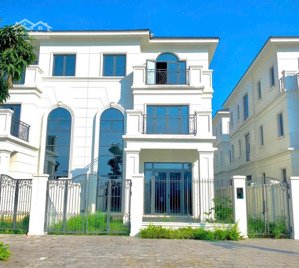 biệt thự mặt đường lớn 28m dt 215m² vị trí vàng đối diện khu vinhomes giá tốt 16,9 tỷ