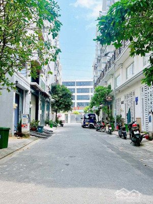 bán đất khu đồng bộ hẻm số 8 đường sinco 4x14m giá 5.95 tỷ ngay eaon mall lh 