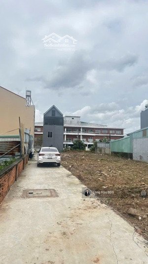 bán hai lô đất sát tp. thủ đức. dt: 97m2 và 76.3m2. đường 3.5m. xây dựng tự do. giá: 2.95 tỷ tl