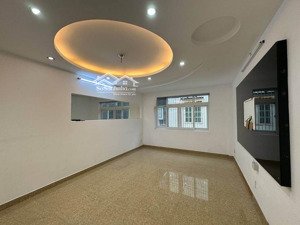 cho thuê nhà nc mt lê văn sỹ - trệt + 4 lầu sân + thượng - dt: 4x20