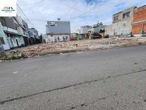 siêu phẩm cực hiếm khuôn đất 10x20m ngay vincom đường lê văn việt cách metro 500m giá 10 tỷ tl