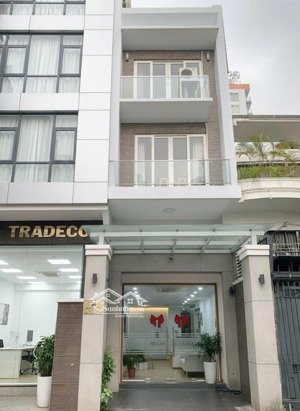 siêu vip 42a phan đăng lưu ngang 5m giá 40 triệu/tháng