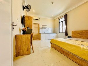 cho thuê phòng studio full nội thất cửa sổ cực xinh quận 4