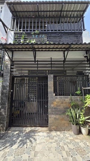 ngôi nhà lý tưởng cho gia đình nhỏ - hàng xóm hiền hòa - khu vực an ninh - tiện ích đủ đầy