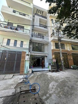 bán gấp chdv dòng tiền gần 55 triệu/tháng đường 12m có vỉa hè