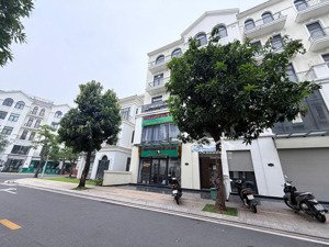 bán nhà phố vinhomes grand park q9, diện tích: 135m2, sổ hồng sẳn sang tên ngay, gía 25 tỷ