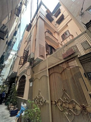 nhà hẻm lê thánh tôn 8x10m, 5 lầu hđ thuê 90tr/th giá 24.6 tỷ tl