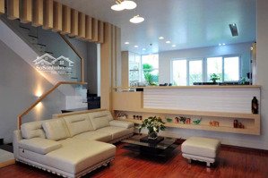 bán biệt thự khu him lam.ngang 7,5m dài 20m.xây dựng 1 hầm 3 lầu sân thượng.đối diện công viên.40ty