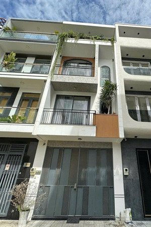 đối diện cv lê thị riêng - nhà mới đẹp 3 tầng , hẻm sang xịn - dt: 4 x 16m - giá chỉ : 12 tỷ tl