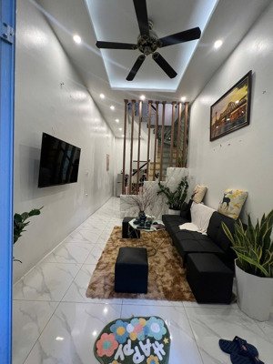 nhà hoàng hoa thám, 45m2, 4t, cực gần phố, ngõ rộng, 8.35 tỷ, sđcc
