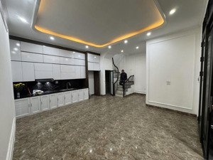 bán nhà riêng tại văn cao, đội cấn, ba đình, hà nội, giá tốt chỉ với 8,7 tỷ, 30m2 chỉ 20 m ra phố