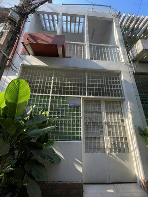 chủ cần bán nhà gấp khu đồng bộ an ninh nhà kết cấu sẵn dọn vào ở ngay dtcn 60m2 giá chỉ 9,8ty tl