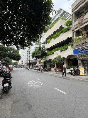 siêu phẩm mặt tiền lê thị riêng trung tâm bến thành, q.1 dt 4,5x18 nh kc 6 tầng 10 pn giá 40 tỷ