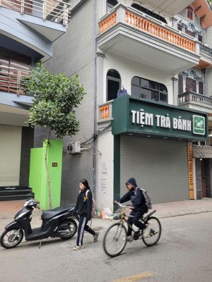 chính chủ bán nhà lô góc 47m mt6,0m, ngõ3,5m địa chỉ số nhà 5 ngõ 95/81/25 vũ xuân thiều ,5m ra phố