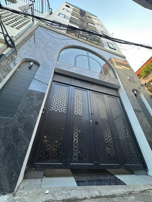 bán gấp nhà 6 tầng thang máy dòng tiền cực khủng cạnh đại học nông nghiệp gia lâm, hà nội