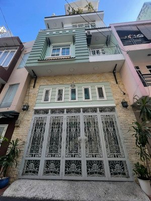 chủ định cư cần bán lại gấp căn nhà ngang 6m hxh 8m vị trí đắc địa khu vực đồng bộ giả chỉ 10,6ty