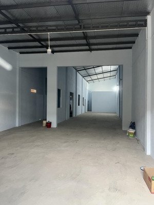 cho thuê kho xưởng 200m2 đông hoà dĩ an có điện 160 kva