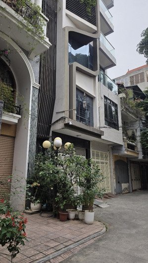 hiếm 102, trần quang diệu, khu cán bộ vip, hai thoáng, 10 ngủ, thang máy, 25,5 tỷ vào việc