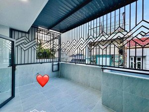 tôi đi úc bán nhà phan kế bính - quận 1.giá 3tỷ880/75.5m2 cho thuê 27triệu. gần đại học mở cơ sở 2