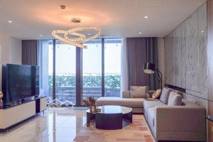 cho thuê căn hộ sân vườn 245m2, view trực diện hồ tây, full nội thất cao cấp sun grand thụy khuê