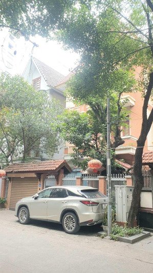 căn bt đơn lập đẳng cấp ở mỹ đình i. 150m2, 4t, mt 10m. yên tĩnh, xanh mát, hàng xóm doanh nhân