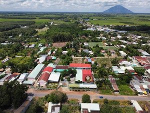 10x32 có thổ, đường thông. khu trung tâm. 6xx tr