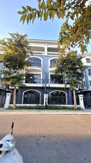 siêu hiếm - căn song lập san hô - 150m- trục thông- đối diện vườn hoa-tại vinhomes ocp 2- giá tốt